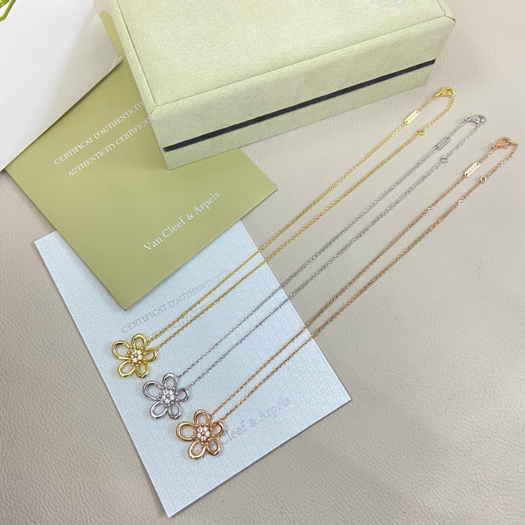 [NOBLE AURA]FLOWERLACE NECKLACE 5 DIAMONDS