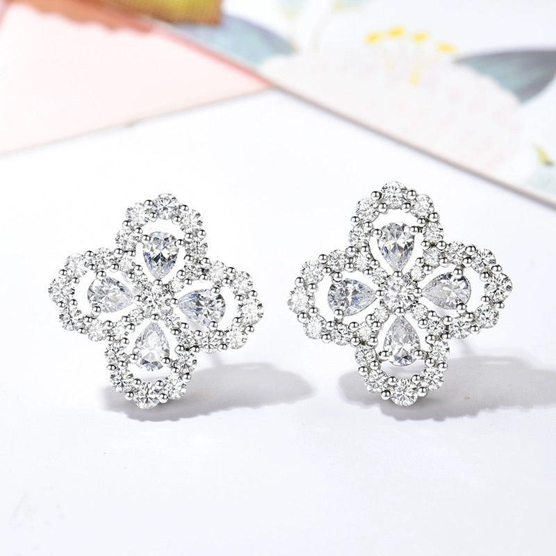 [NOBLE AURA]LOOP EARRINGS FULL MOTIF DIAMOND 16MM