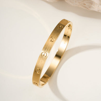 [NOBLE AURA] CLASH & Clover Laser 5-Motif & LOVE Brushed Bracelet Stack Set