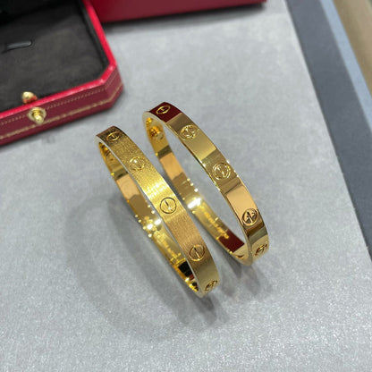 [NOBLE AURA] CLASH & Clover Laser 5-Motif & LOVE Brushed Bracelet Stack Set