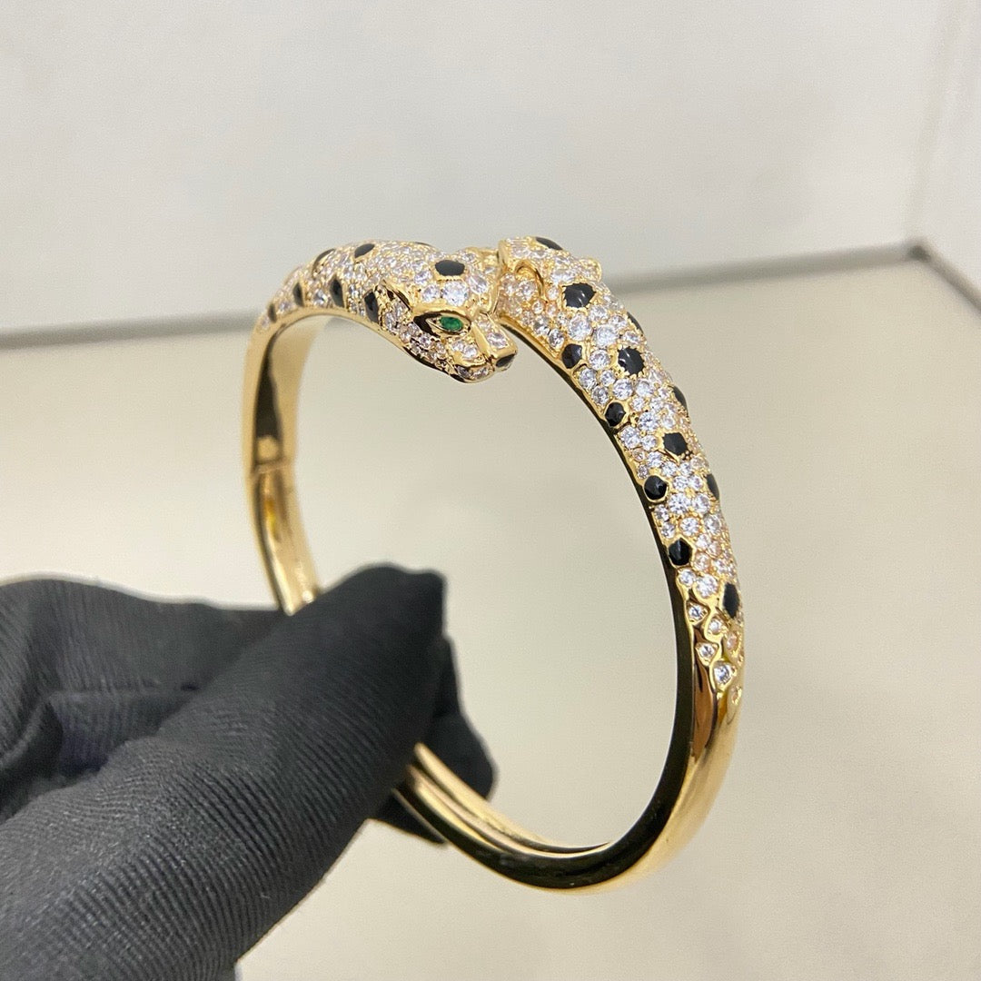 [NOBLE AURA] PANTHERE DOUBLE HEADED HALF DIAMOND OPEN BRACELET