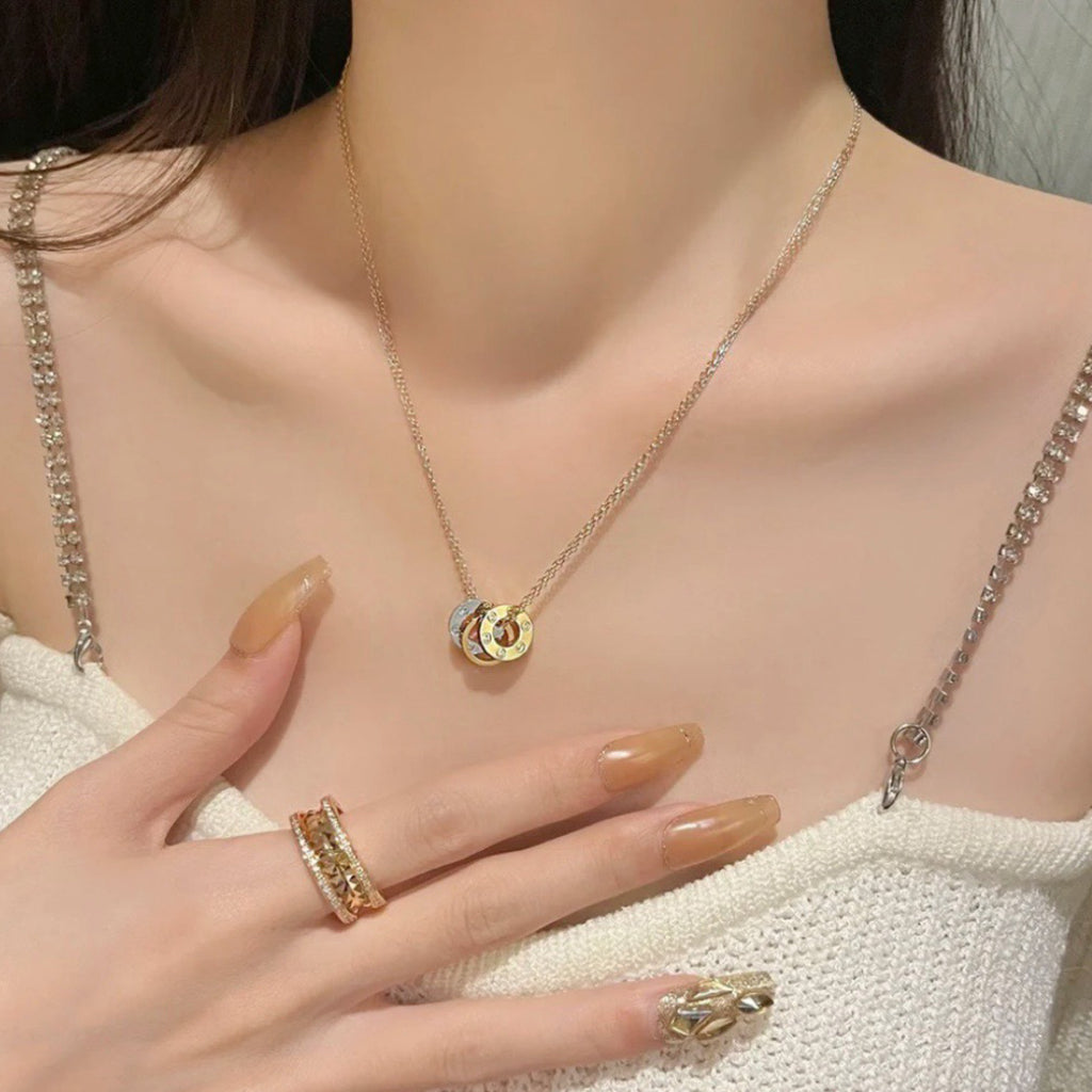 [NOBLE AURA] LOVE 6 DIAMOND PENDANT NECKLACE