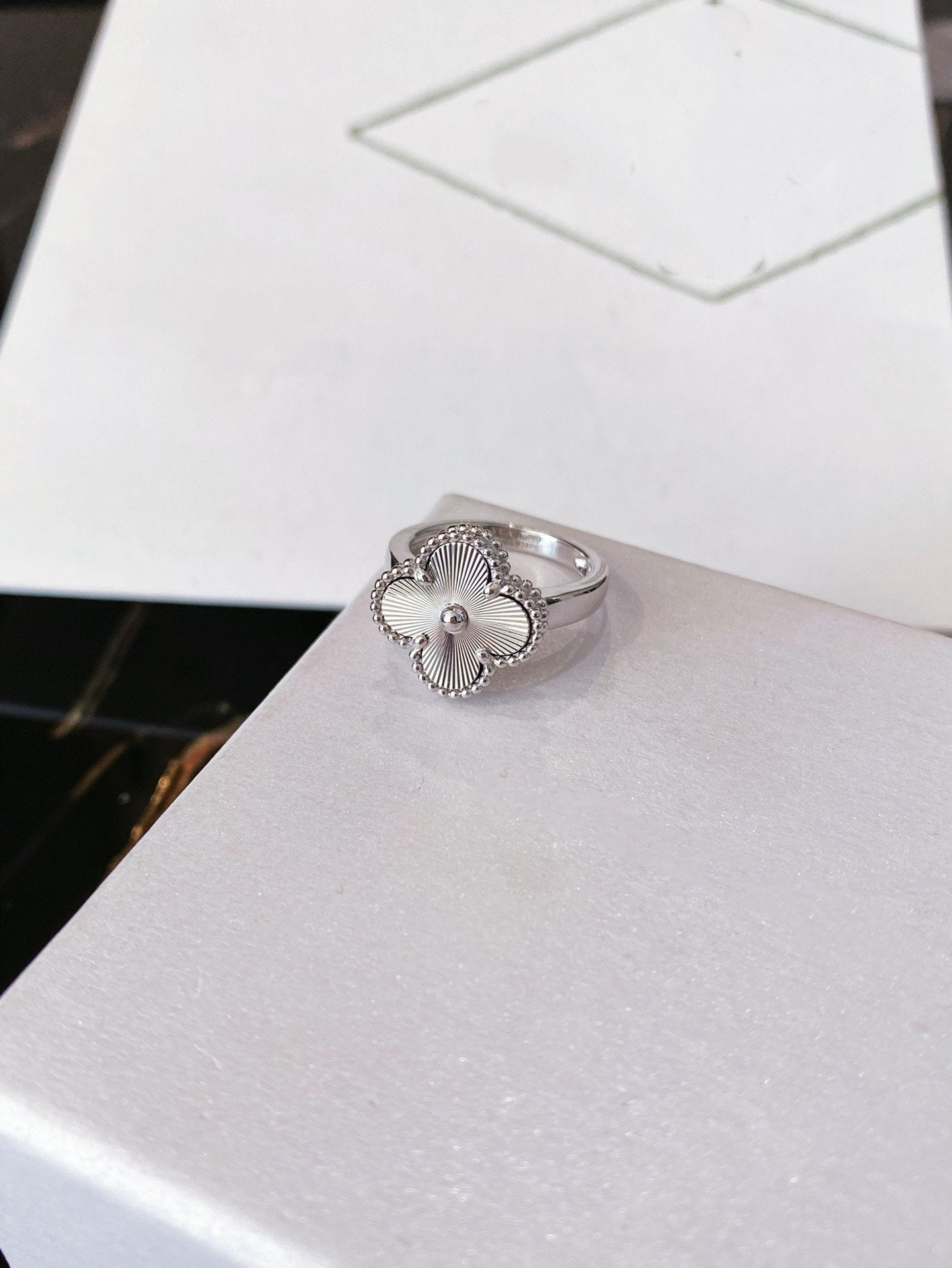 [NOBLE AURA]CLOVER SILVER RING