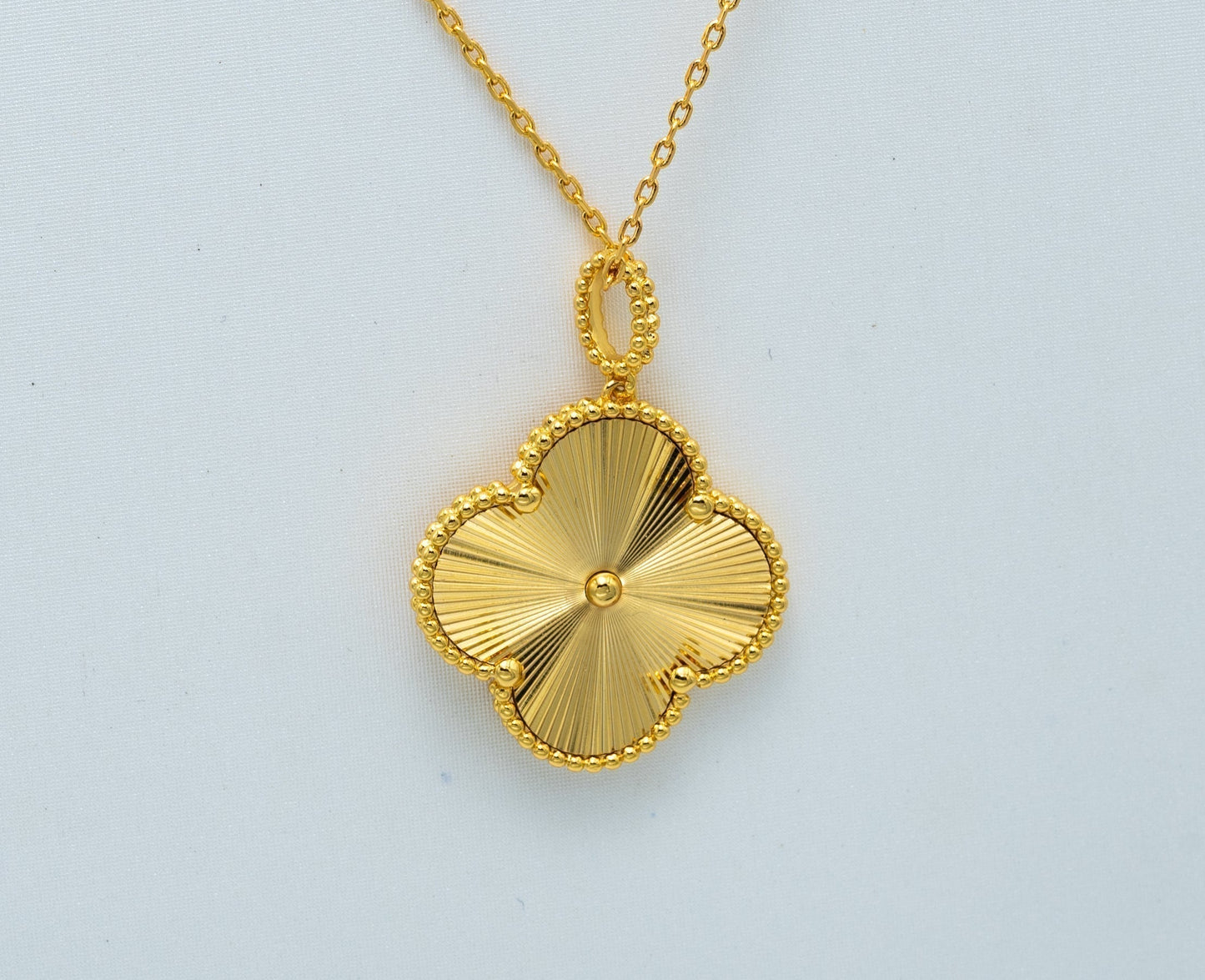 [NOBLE AURA]CLOVER 25MM PEDANT NECKLACE GOLD