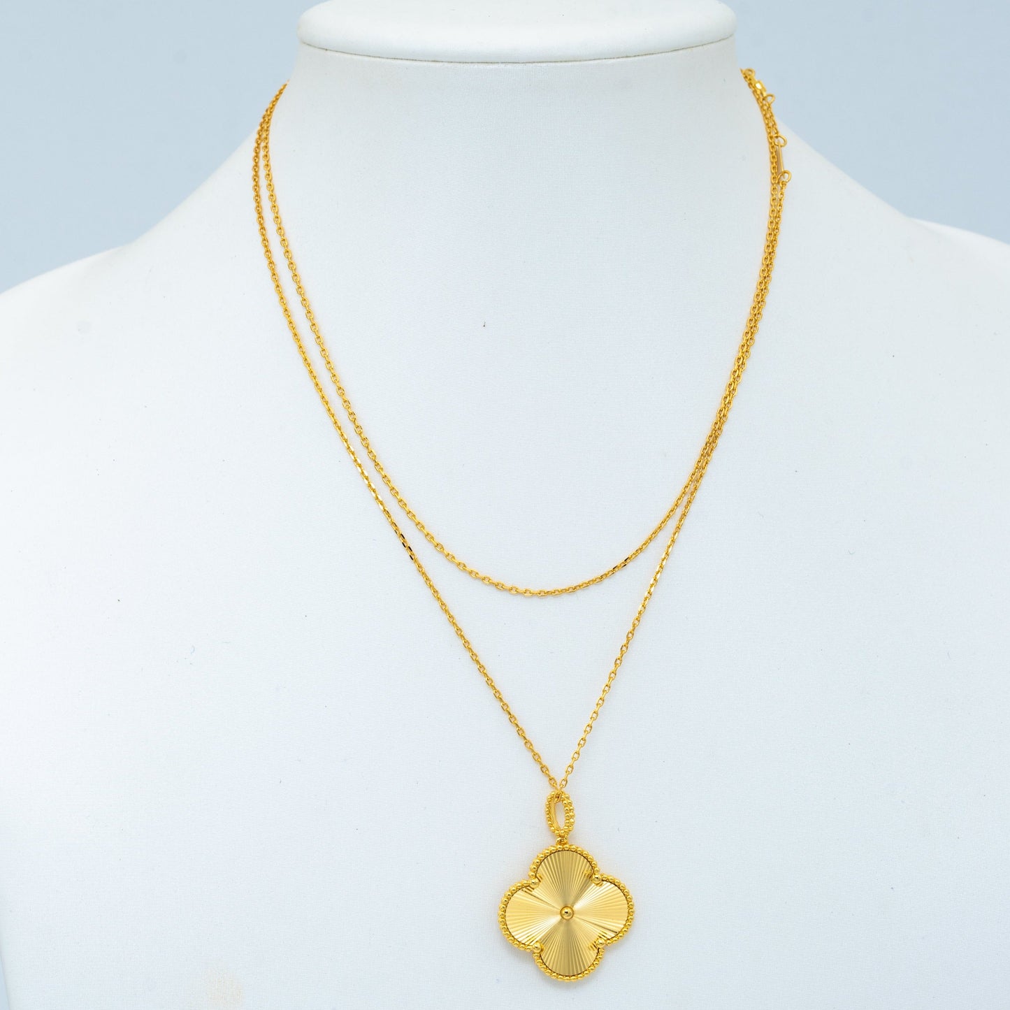[NOBLE AURA]CLOVER 25MM PEDANT NECKLACE GOLD