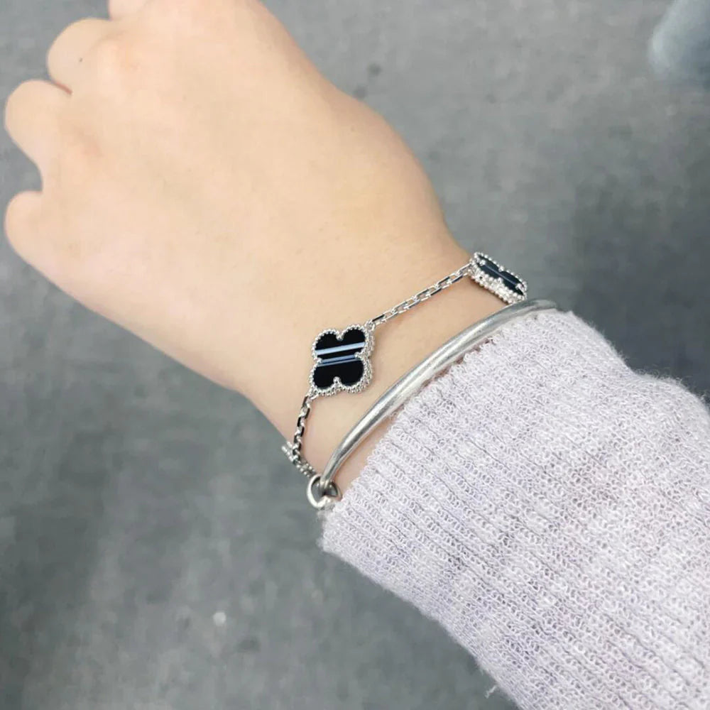 [NOBLE AURA] CLOVER 5 MOTIF PULSAR STONE BRACELET COLLECTION