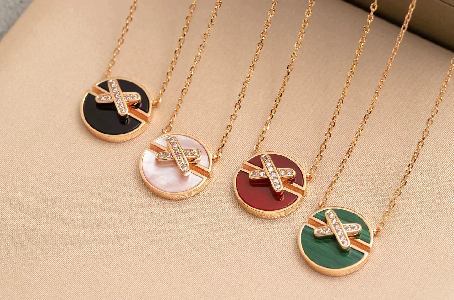[NOBLE AURA]JEUX DE ROSE GOLD DIAMOND NECKLACE
