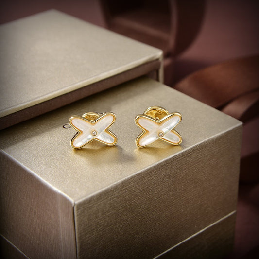 [NOBLE AURA]JEUX DE WHITE MOP GOLD DIAMOND EARRINGS
