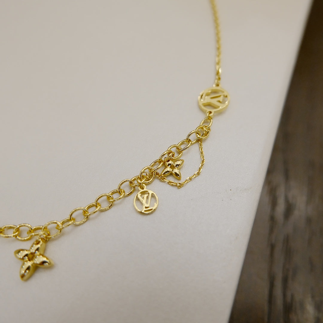 [NOBLE AURA]BLOOMING SUPPLE NECKLACE BRASS