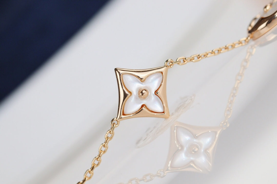 [NOBLE AURA]LEAF CLOVER BRACELET