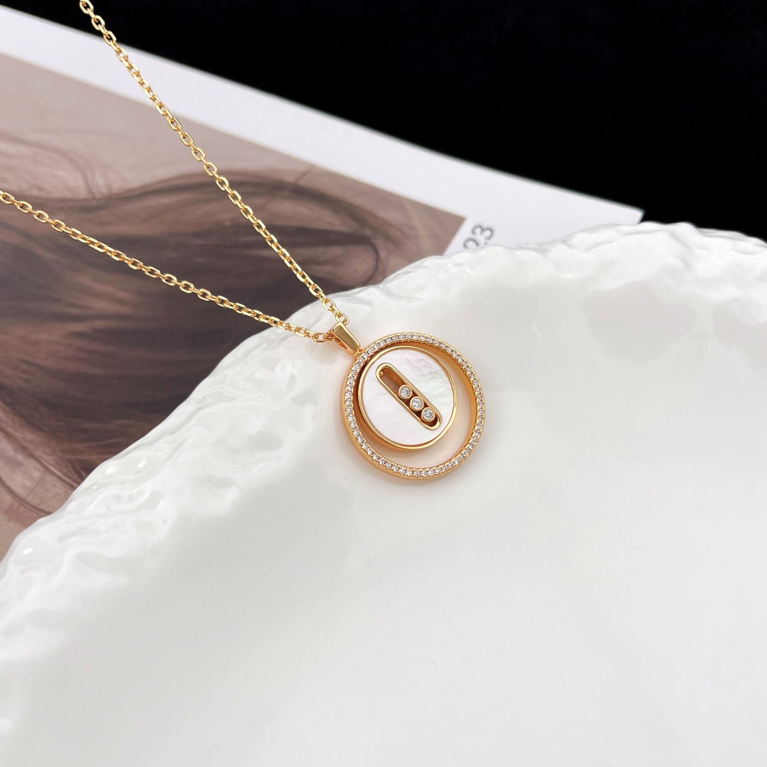 [NOBLE AURA]LUCKY MOVE MM NACRE BLANCHE DIAMOND NECKLACE