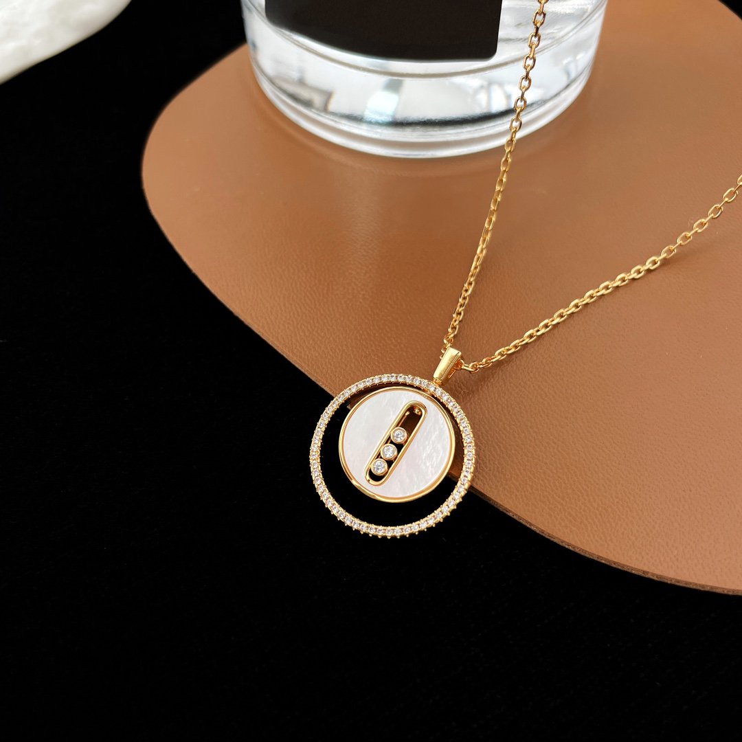 [NOBLE AURA]LUCKY MOVE MM NACRE BLANCHE DIAMOND NECKLACE