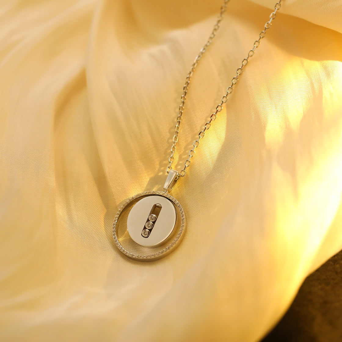 [NOBLE AURA]LUCKY MOVE MM SILVER DIAMOND NECKLACE