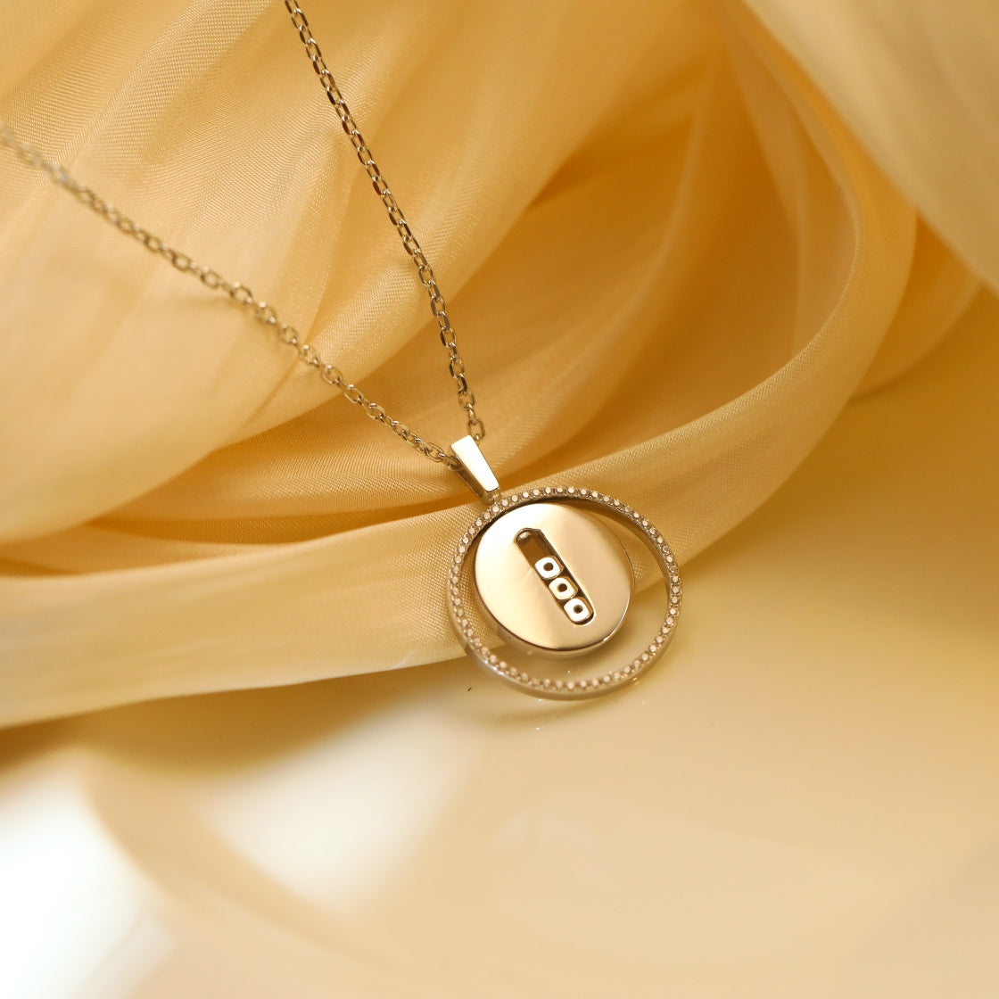 [NOBLE AURA]LUCKY MOVE MM SILVER DIAMOND NECKLACE