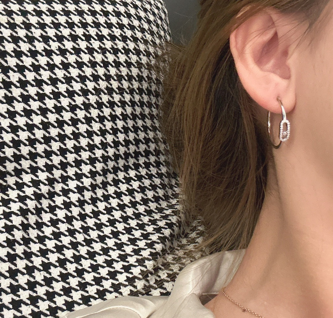 [NOBLE AURA]CREOLES MOVE UNO PM DIAMOND EARRINGS