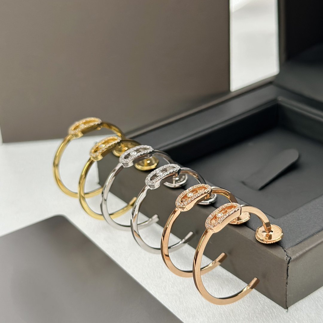 [NOBLE AURA]CREOLES MOVE UNO PM DIAMOND EARRINGS