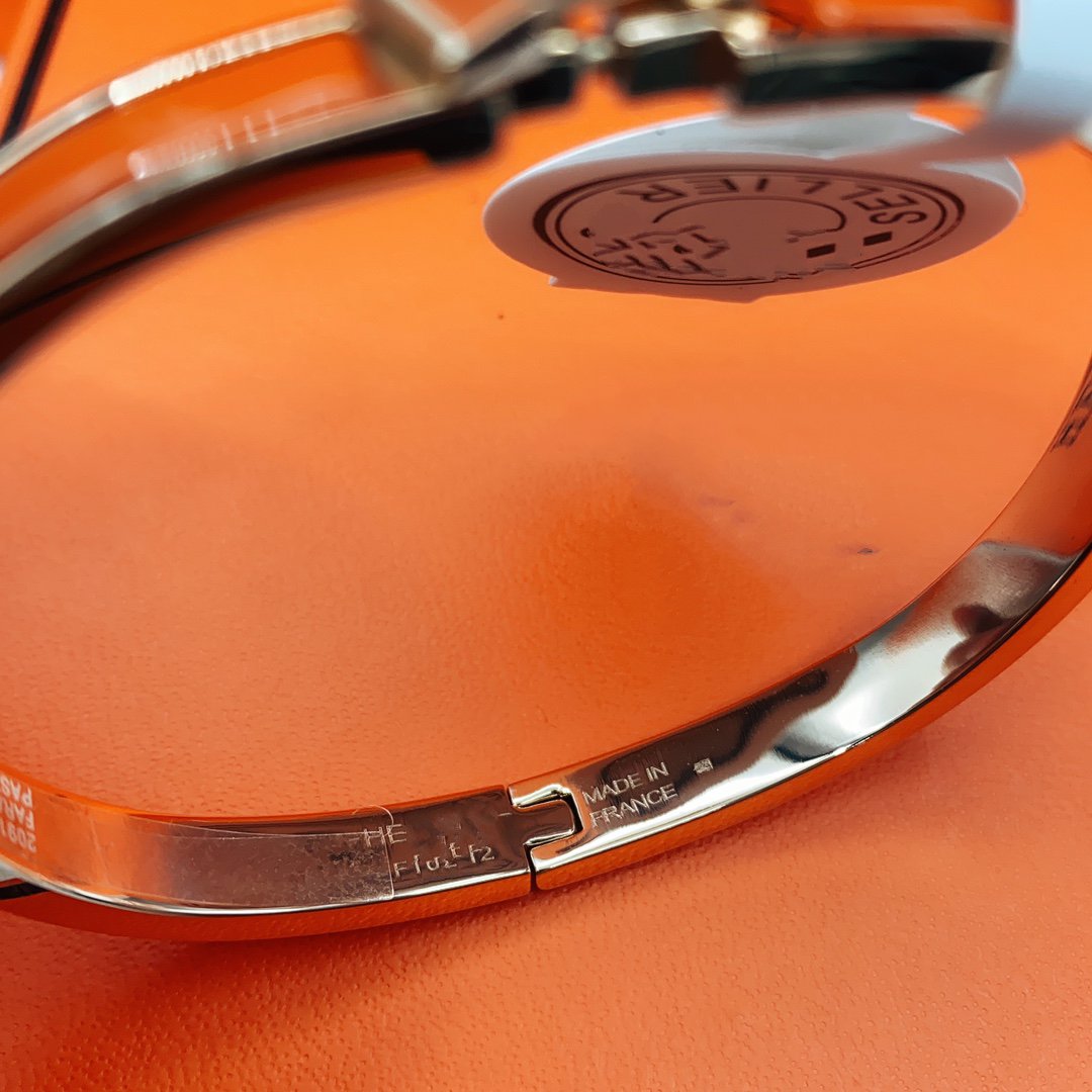 [NOBLE AURA]CLASSIC HM CLIC RED 8MM ENAMEL BRACELET