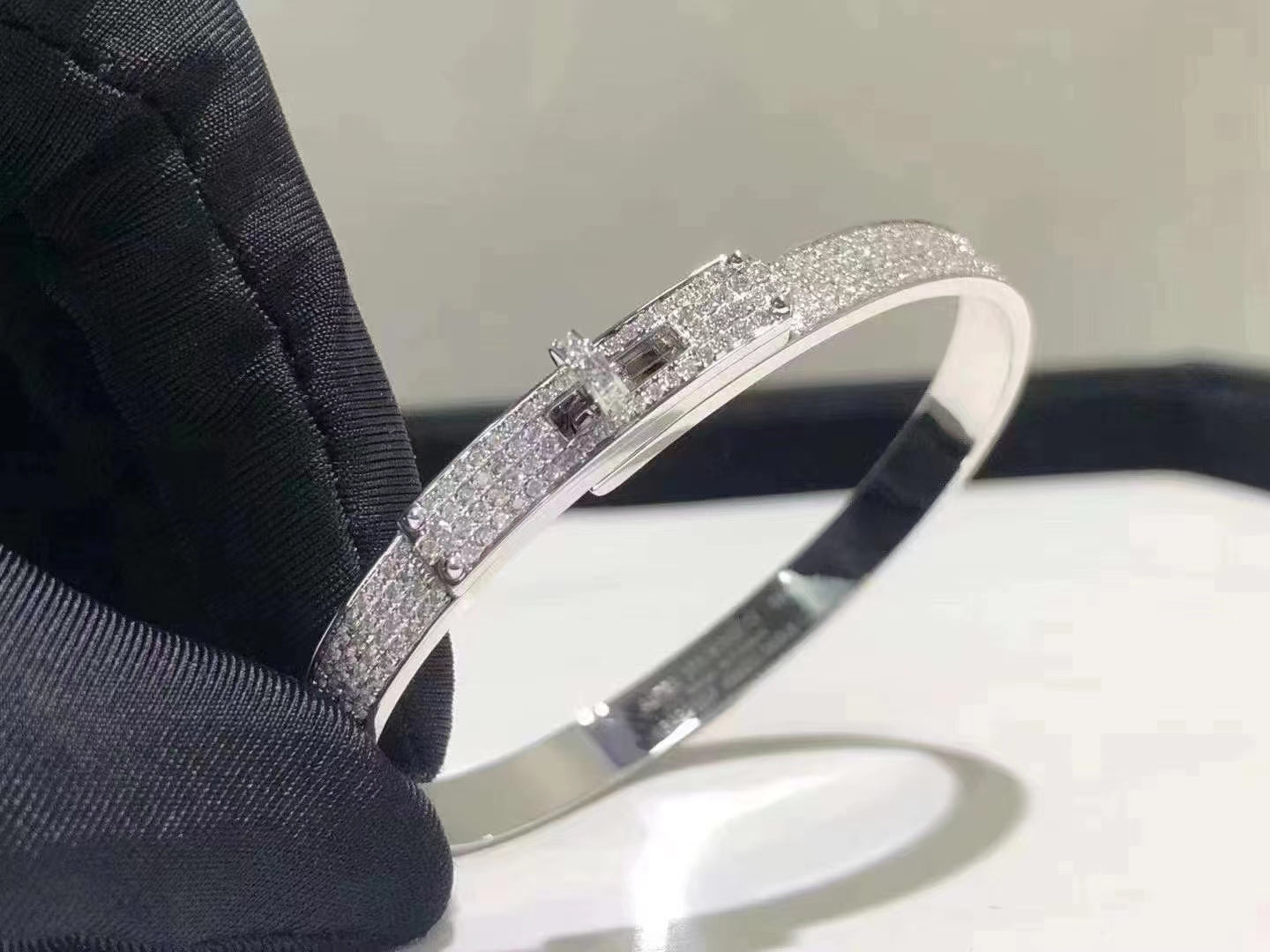 [NOBLE AURA]HM KELLY BRACELET IN SILVER AND FULL PAVE DIAMOND