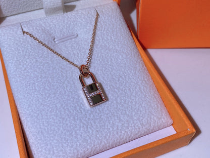 [NOBLE AURA]HM ADVANCED NICHE LOCK HEAD NECKLACE DIAMONDS