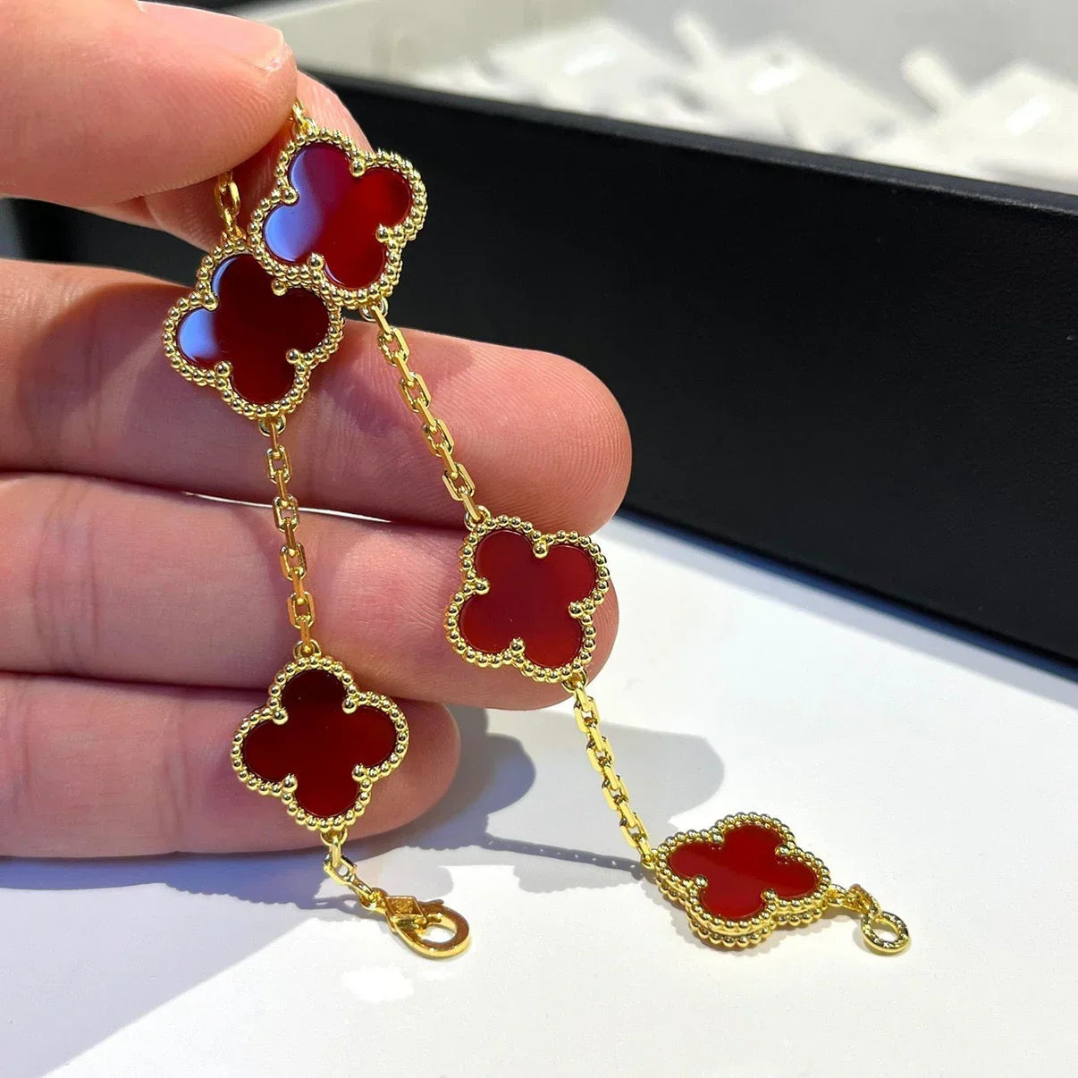 [NOBLE AURA] CLOVER 5 MOTIF RED CORNELIAN BRACELET COLLECTION