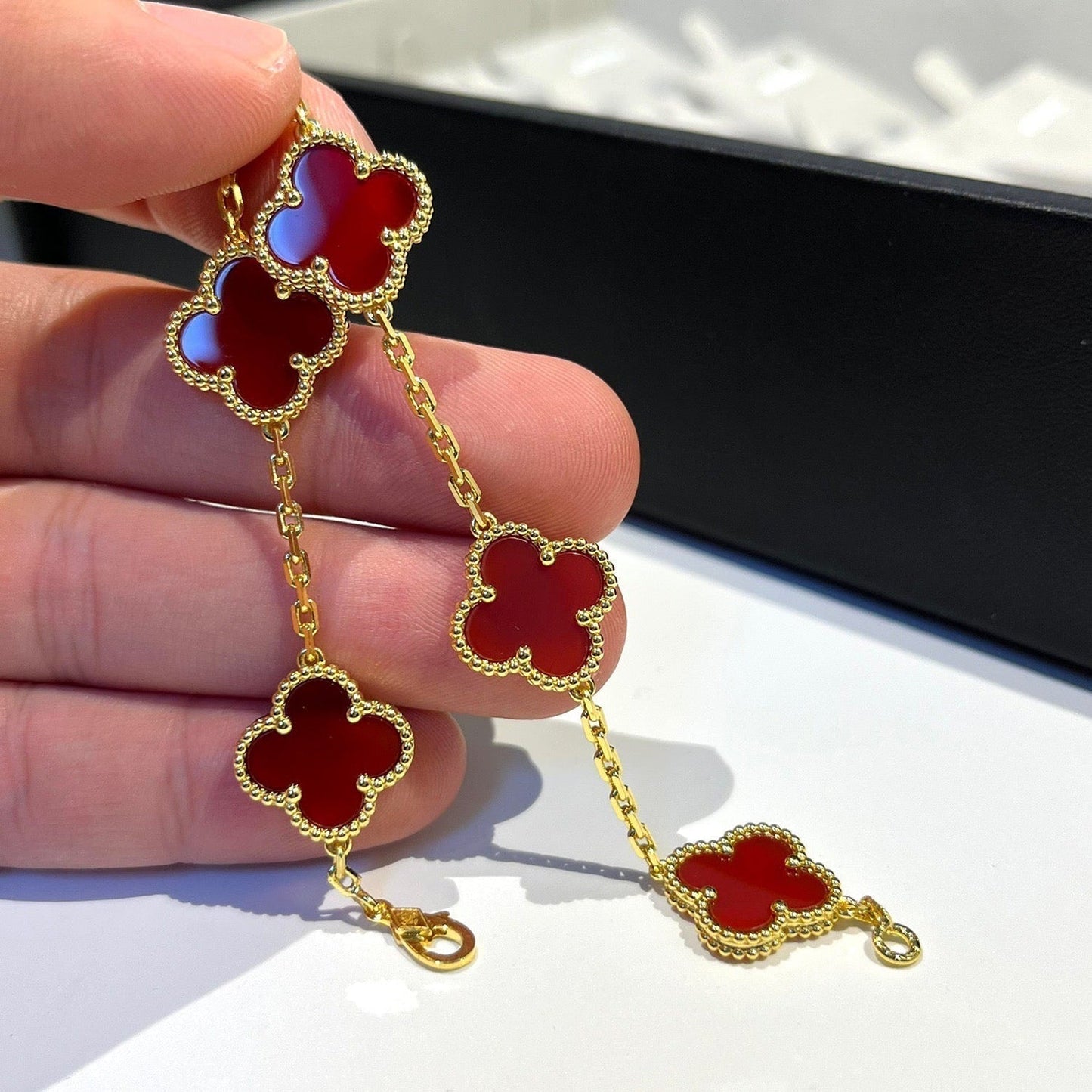 [NOBLE AURA]CLOVER 5 MOTIFS RED AGATE  BRACELET