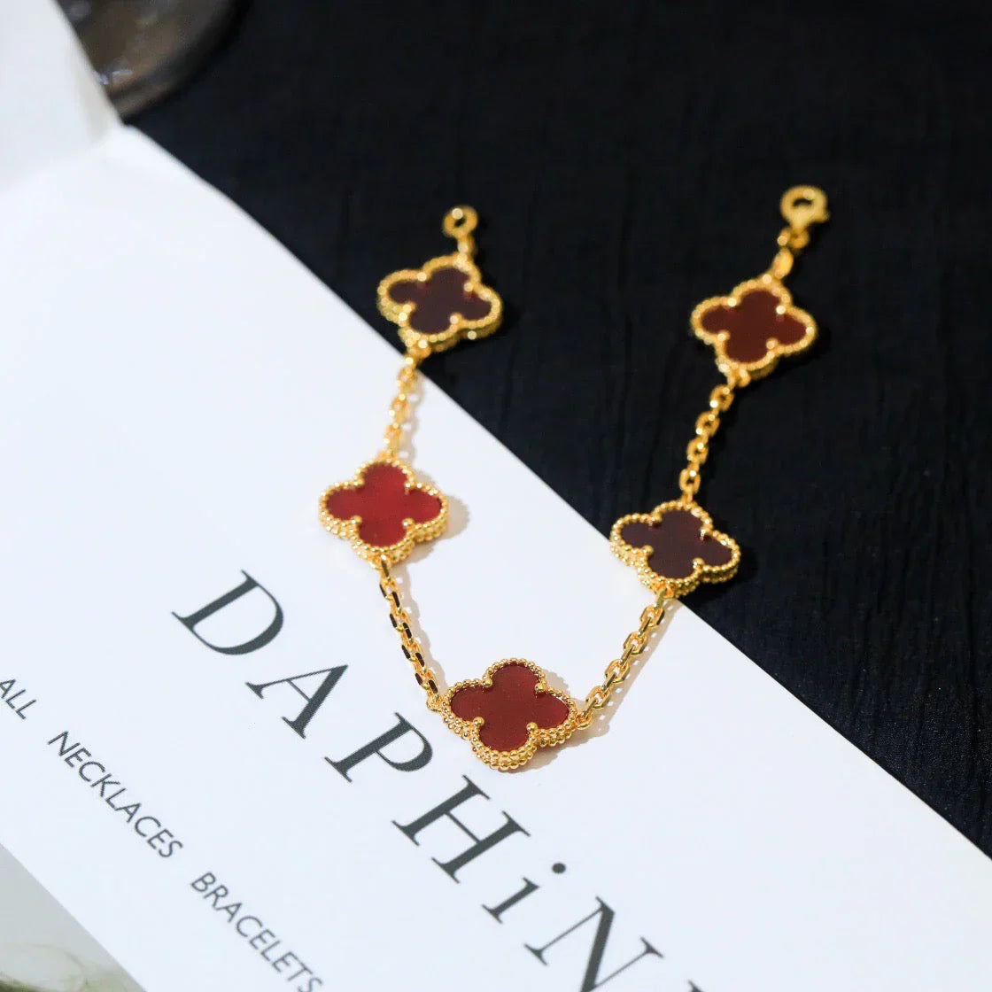 [NOBLE AURA] CLOVER 5 MOTIF RED CORNELIAN BRACELET COLLECTION