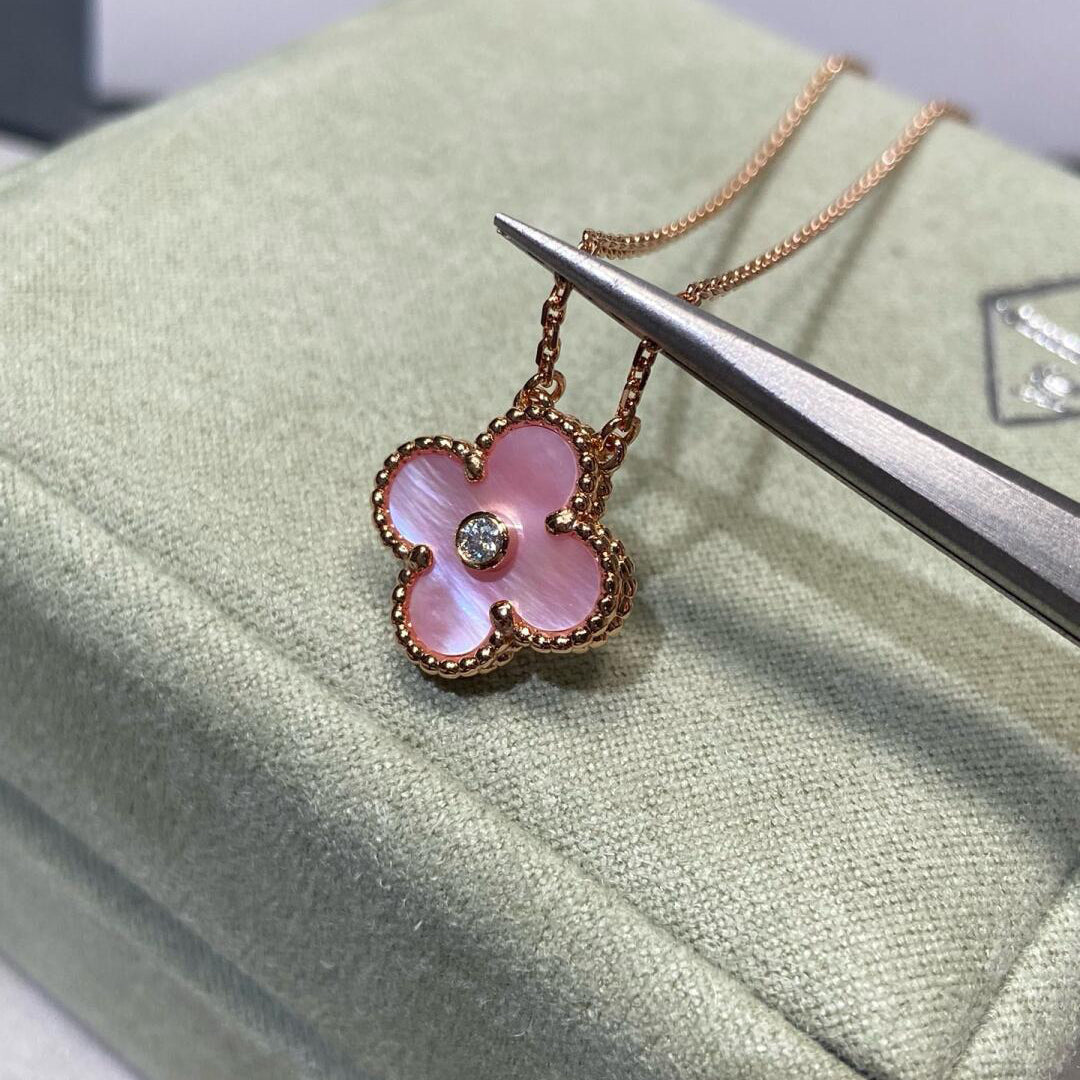 [NOBLE AURA]CLOVER 15MM DIAMOND PINK MOP NECKLACE