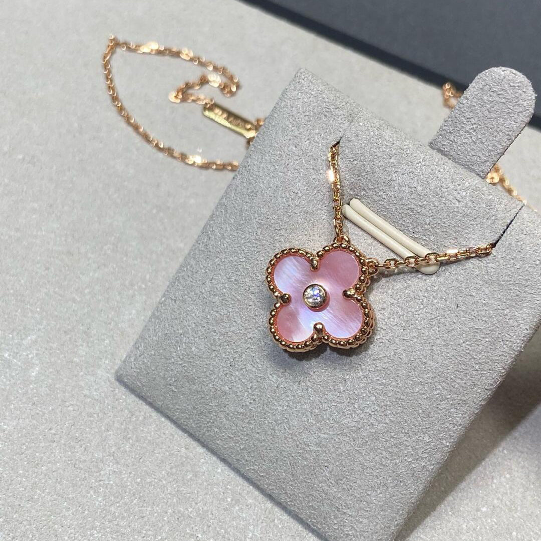 [NOBLE AURA]CLOVER 15MM DIAMOND PINK MOP NECKLACE
