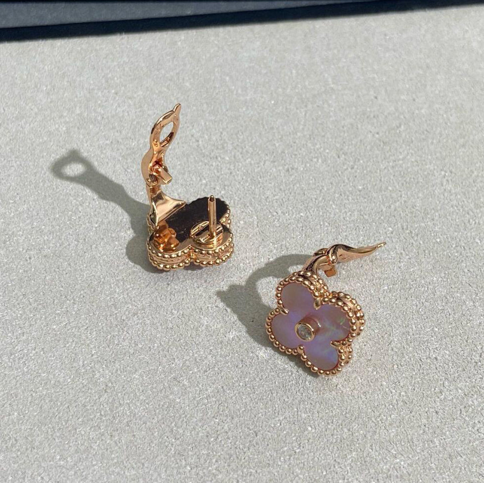 [NOBLE AURA]CLOVER MEDIUM 1 DIAMOND PINK EARRINGS