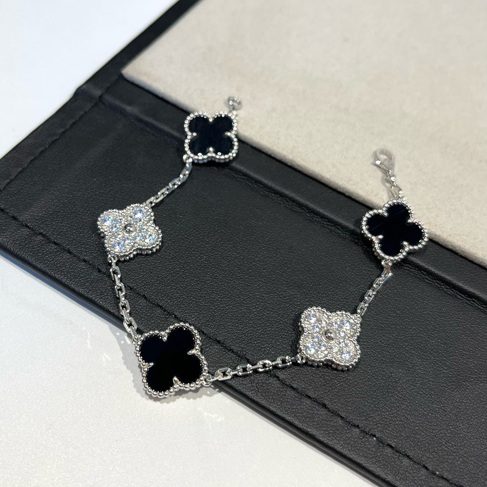 [NOBLE AURA] CLOVER 5 MOTIF ONYXS BRACELET COLLECTION