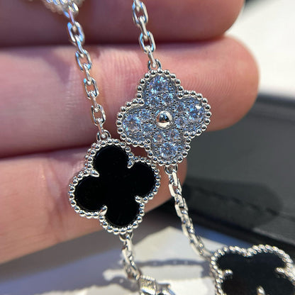 [NOBLE AURA] CLOVER 5 MOTIF ONYXS BRACELET COLLECTION