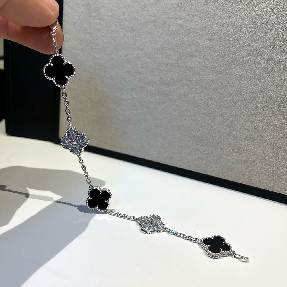 [NOBLE AURA] CLOVER 5 MOTIF ONYXS BRACELET COLLECTION