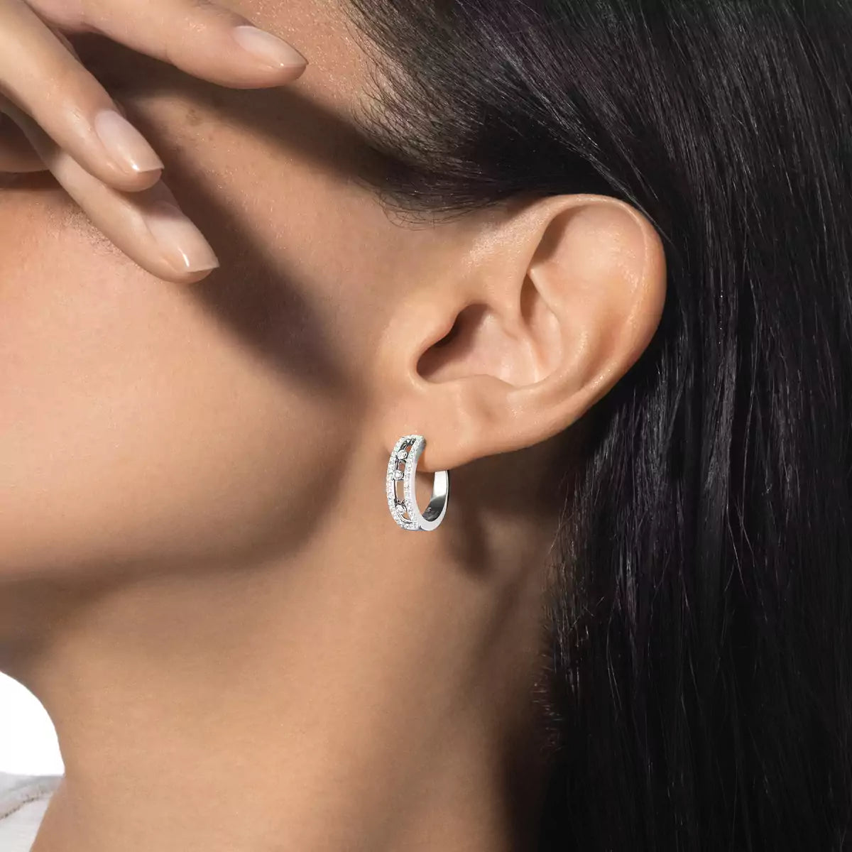 [NOBLE AURA]Diamond Pave_ Hoop Earrings Move