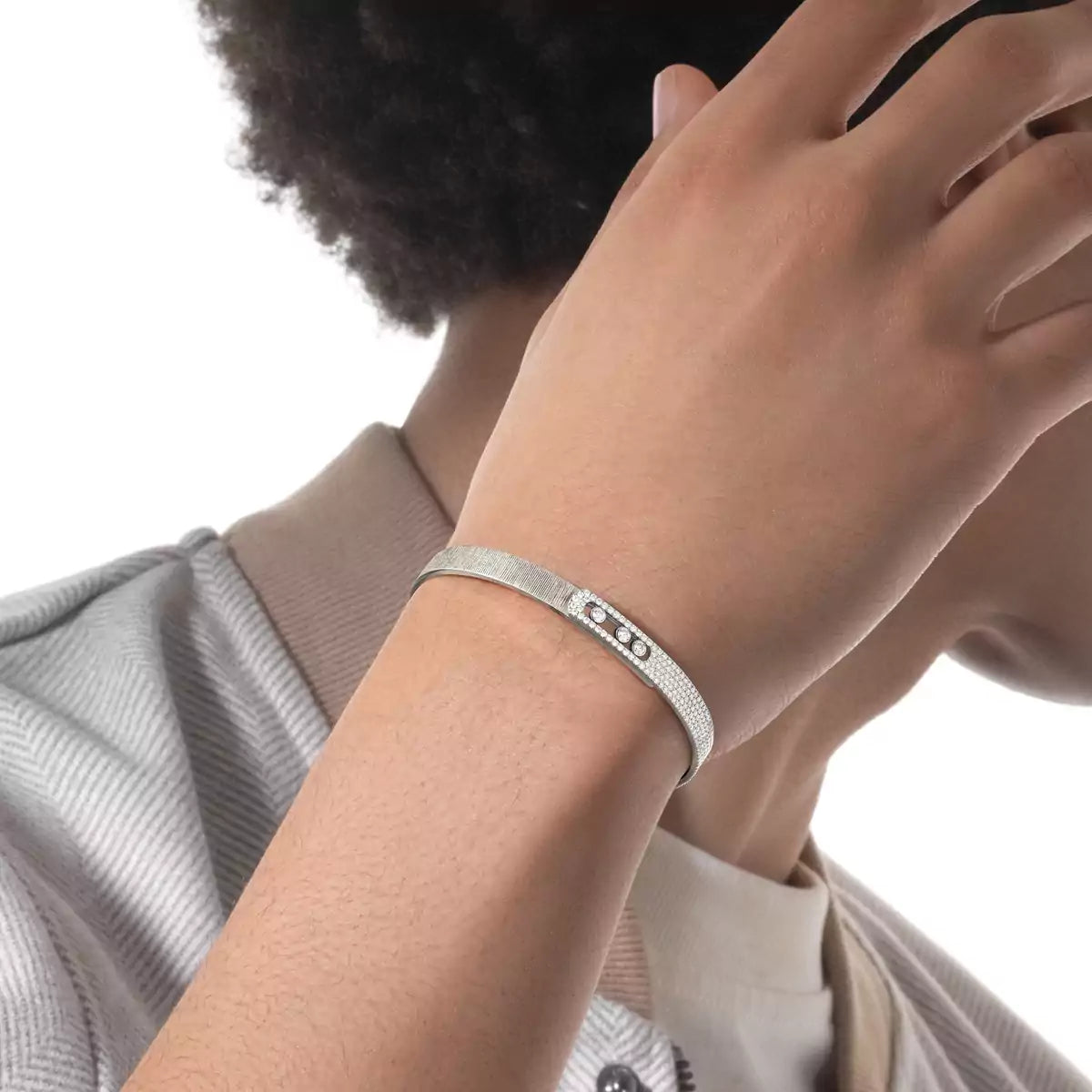 [NOBLE AURA]Move Noa Ciselé half pavé bangle