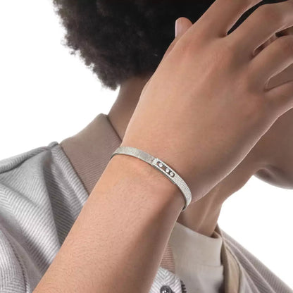 [NOBLE AURA]Move Noa Ciselé half pavé bangle