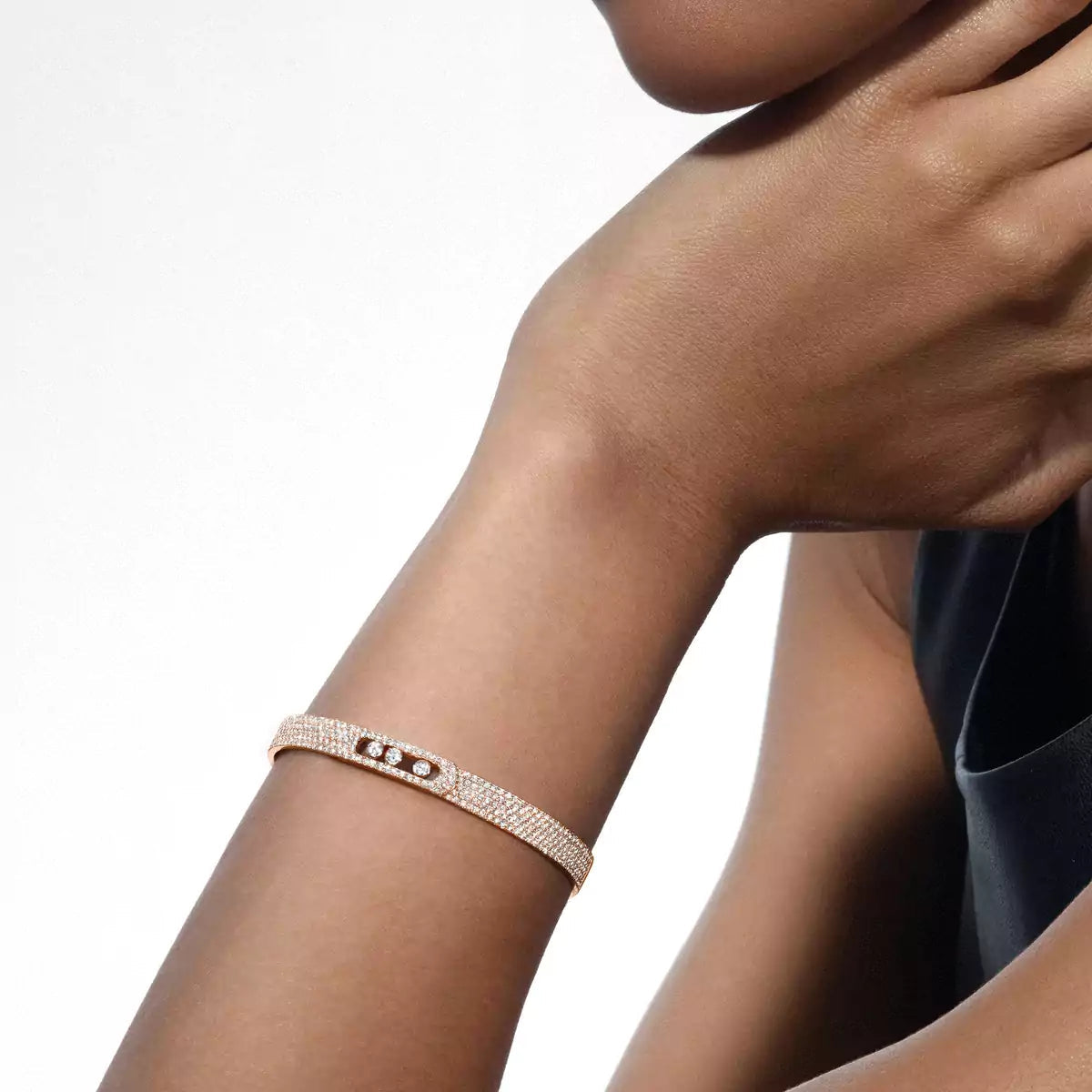 [NOBLE AURA]Move Noa Full Pavé Diamond Bangle Bracelet