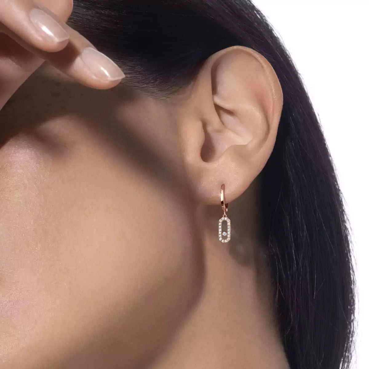 [NOBLE AURA]Move Uno Single Diamond Hoop Earring