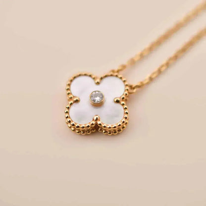 [NOBLE AURA]CLOVER 15MM DIAMOND WHITE FRITILLARIA NECKLACE