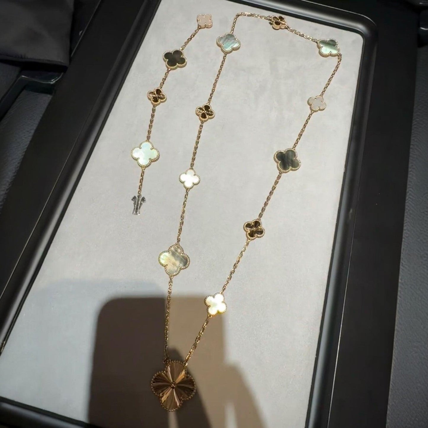 [NOBLE AURA]DETACHABLE CLOVER 15(11+4) FLOWER ROSE GOLD NECKLACE SET