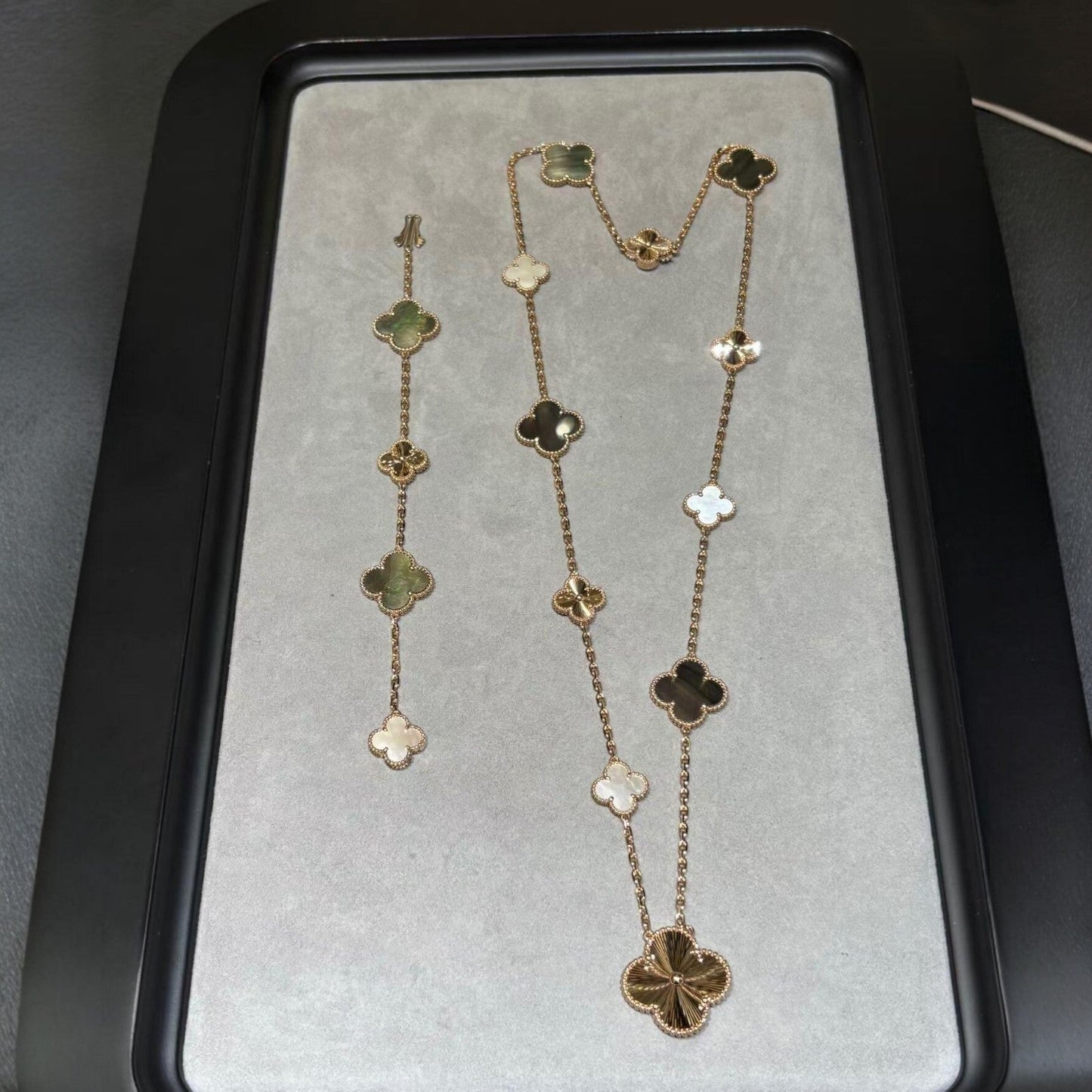 [NOBLE AURA]DETACHABLE CLOVER 15(11+4) FLOWER ROSE GOLD NECKLACE SET