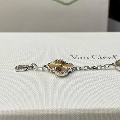 [NOBLE AURA]CLOVER  5 MOTIFS  CHRISTMAS LIMITED EDITION BRACELET