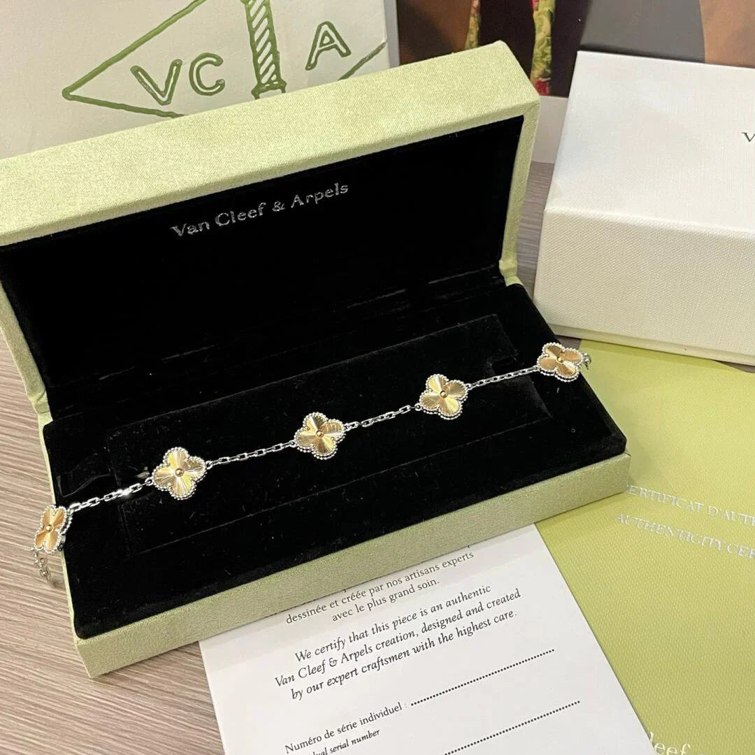 [NOBLE AURA] CLOVER 5 MOTIF LASER BRACELET COLLECTION