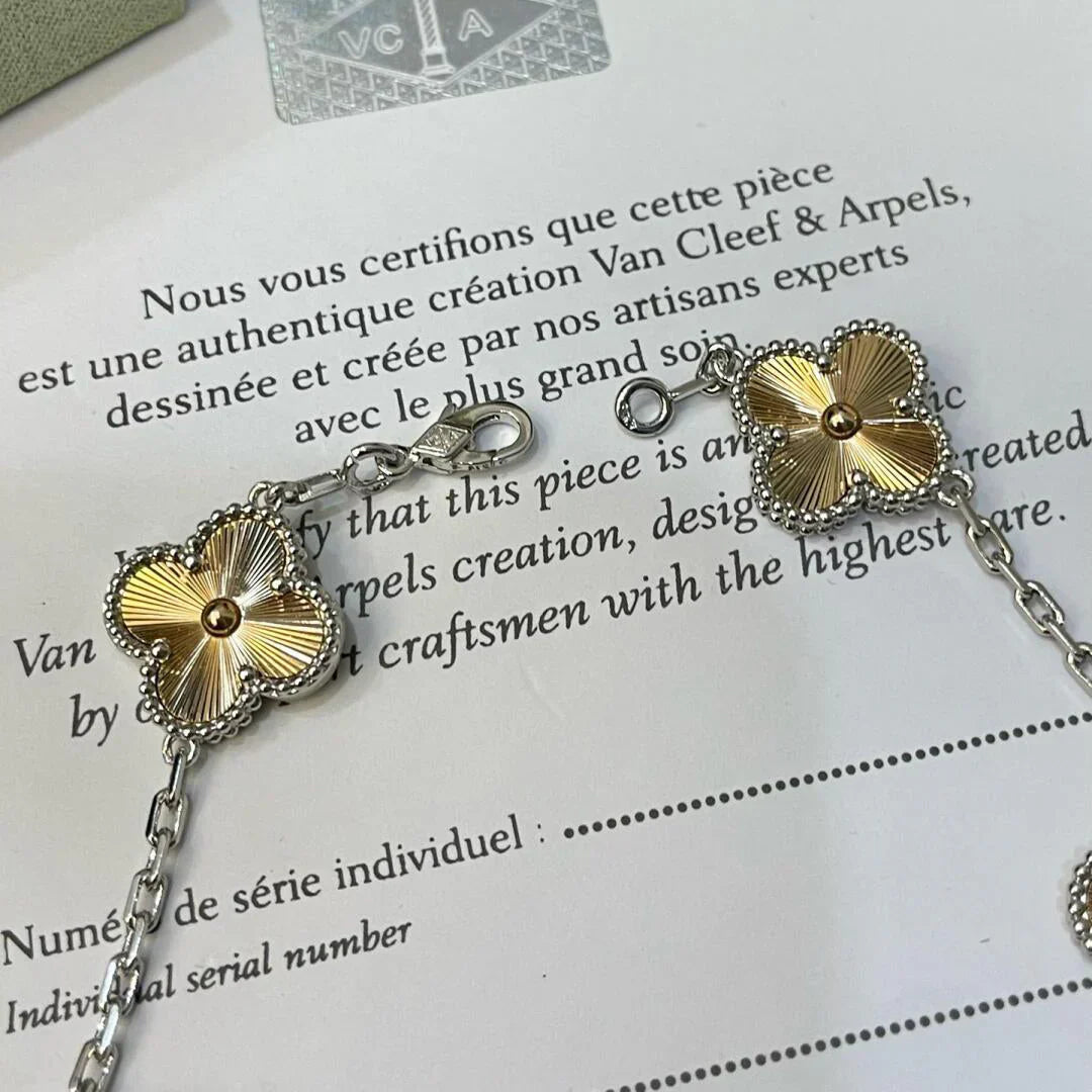 [NOBLE AURA] CLOVER 5 MOTIF LASER BRACELET COLLECTION