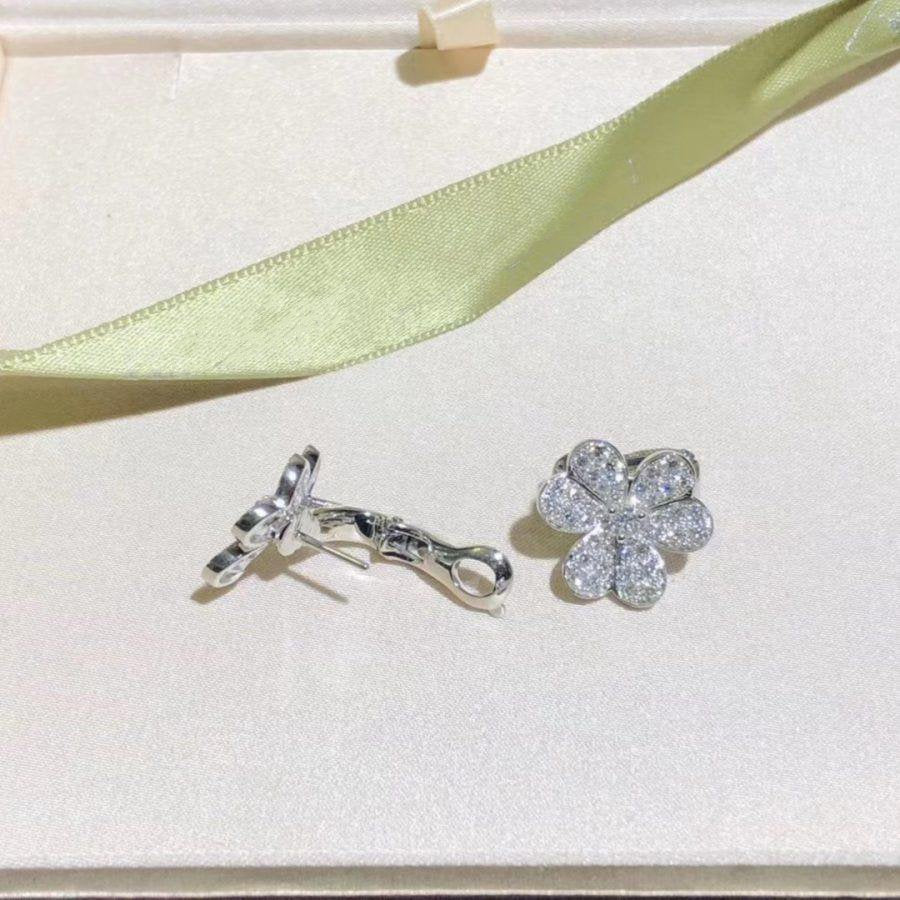 [NOBLE AURA]FRIVOLE SILVER FLOWER DIAMOND EARRINGS