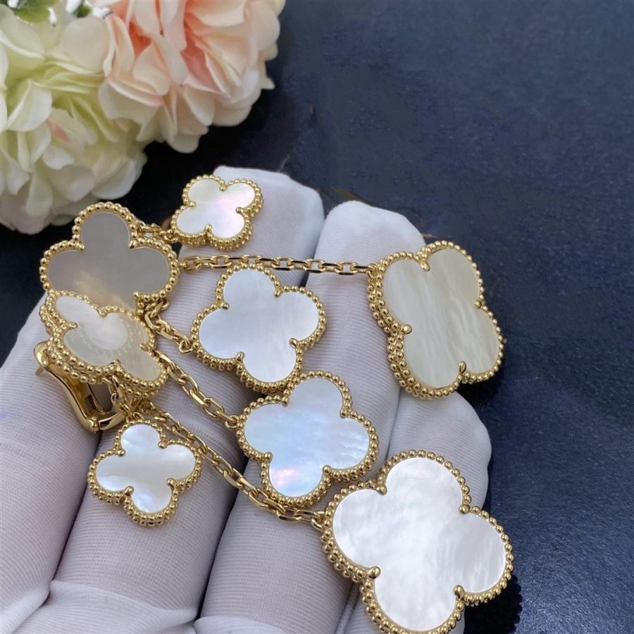 [NOBLE AURA]CLOVER EARRINGS WHITE MOP 4 MOTIFS GOLD