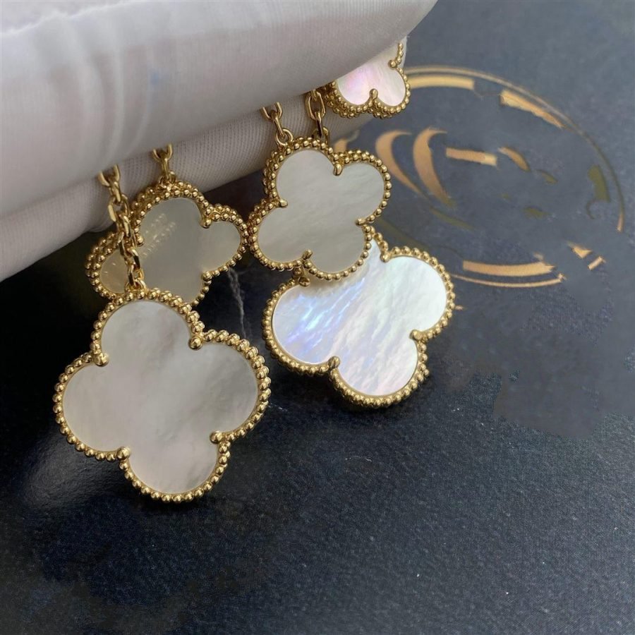 [NOBLE AURA]CLOVER EARRINGS WHITE MOP 4 MOTIFS GOLD