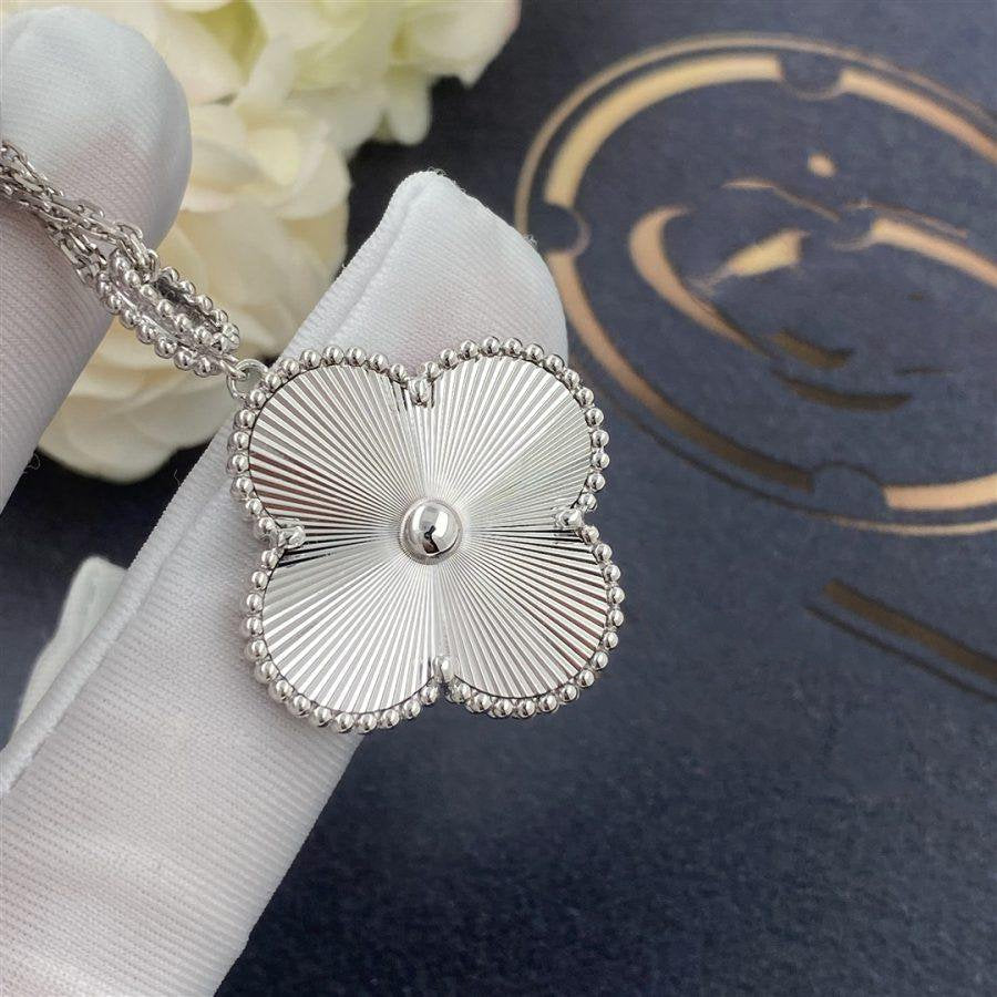 [NOBLE AURA]CLOVER 25MM SILVER BIG CLOVER NECKLACE