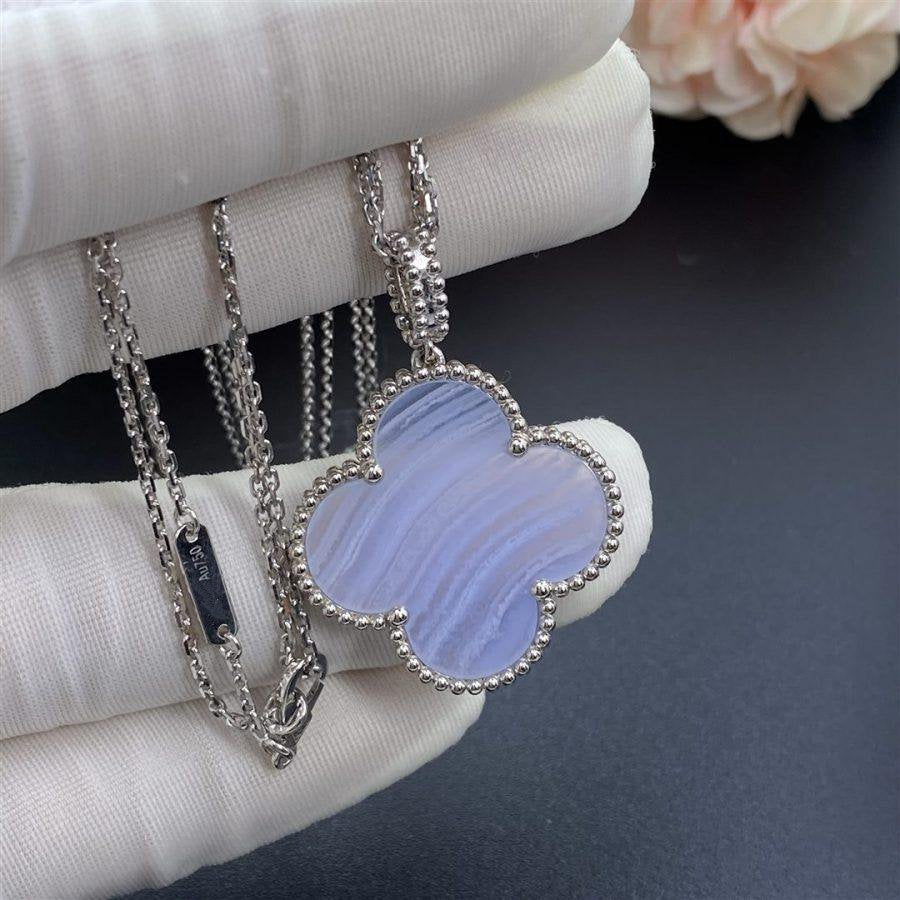 [NOBLE AURA]CLOVER SILVER CHALCEDONY BIG CLOVER NECKLACE
