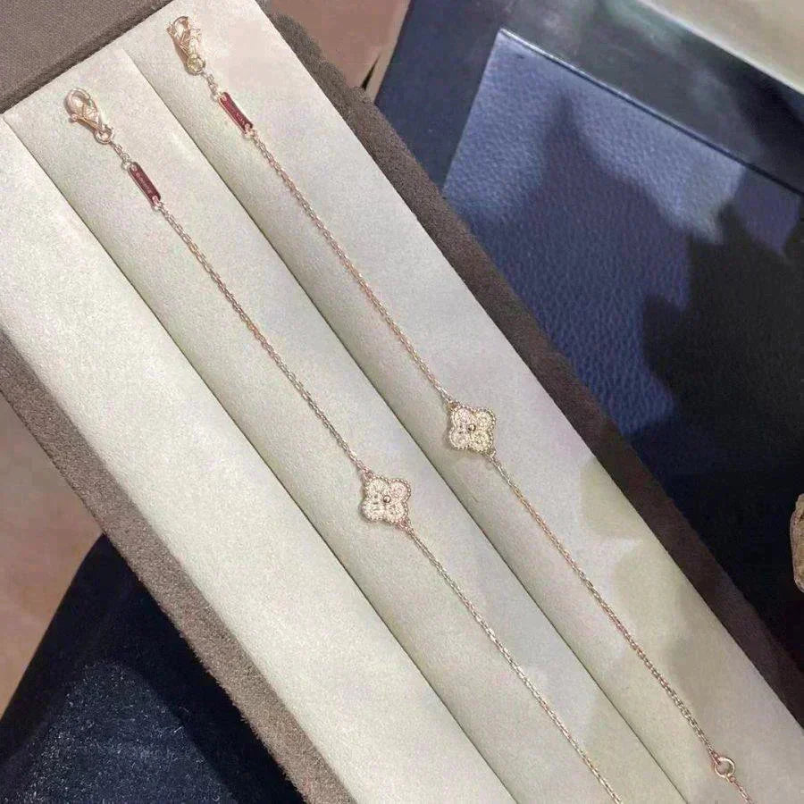 [NOBLE AURA]CLOVER SINGLE FLOWER BRACELET