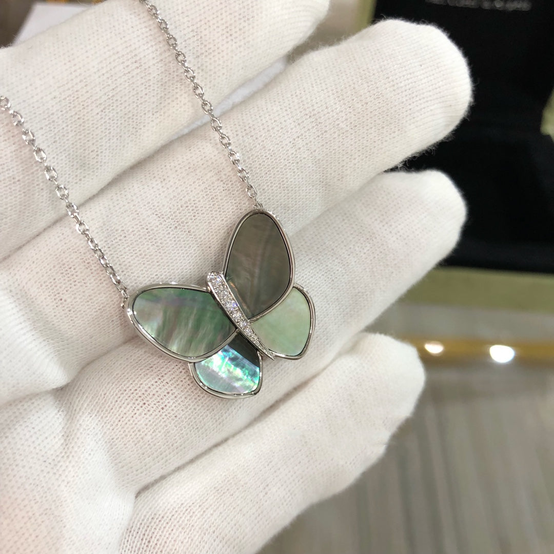 [NOBLE AURA]LARGE BUTTERFLY SILVER PENDANT DIAMOND NECKLACE